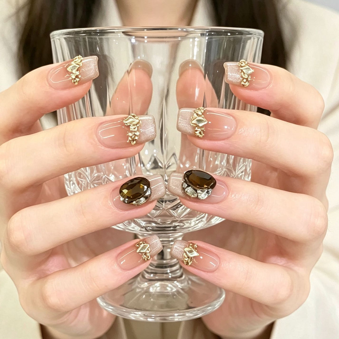 Glamorous Decorative Press-On Nails Bowlift