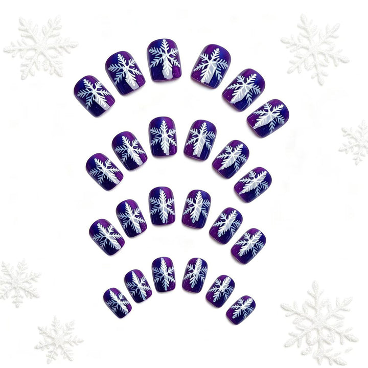 Artificial nails with festive snowflake design Bowlift