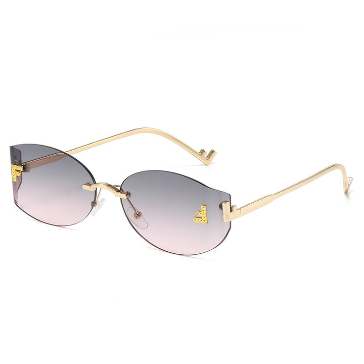 Elegant Winged Sunglasses Bowlift