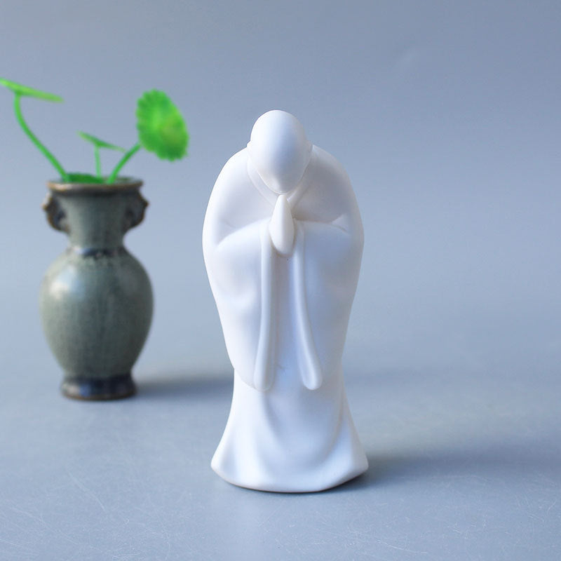 Decorative porcelain figure Bowlift