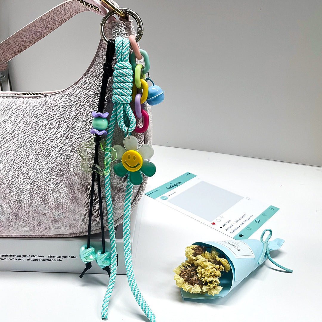 Playful keychain Bowlift
