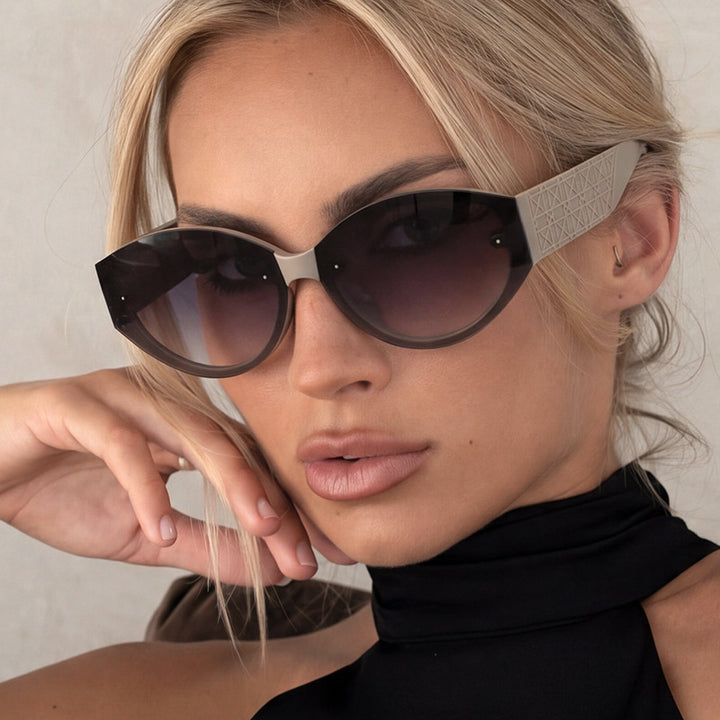 Ladies extravagant Cat-Eye sunglasses with textured frame Bowlift