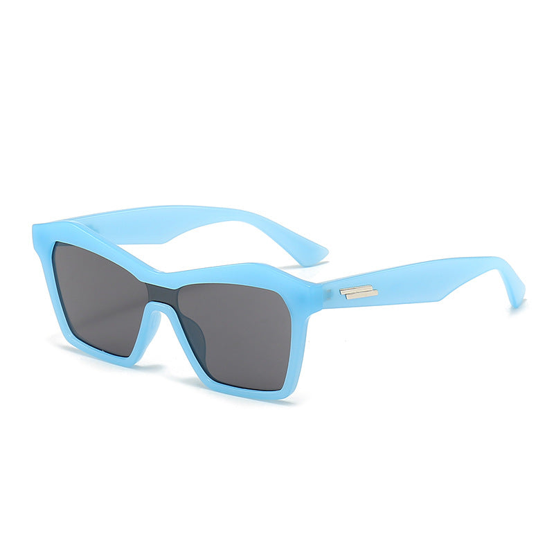 Women's Fashion Sunglasses in Modern Geometric Design Bowlift