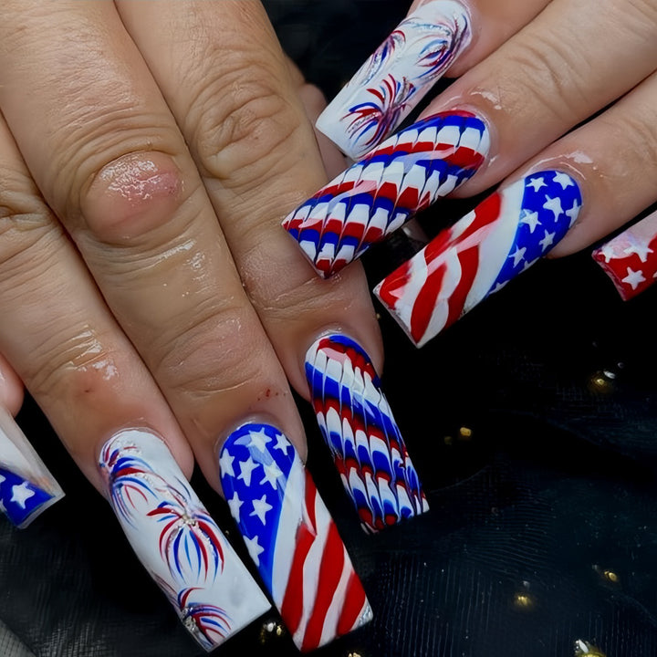 Artificial nails with patriotic patterns Bowlift