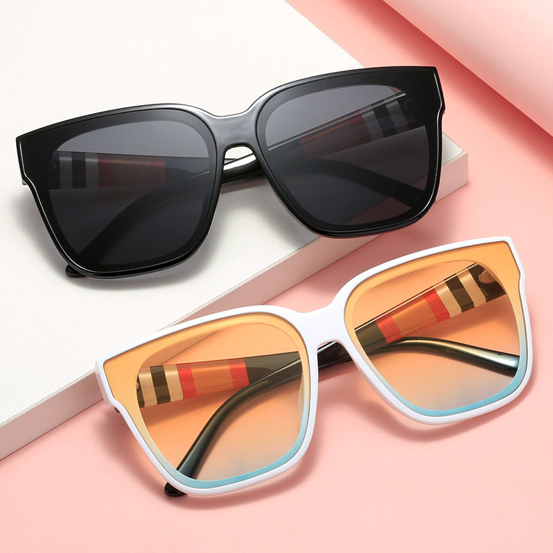 Ladies fashionable sunglasses with striking oversized frame and UV protection Bowlift