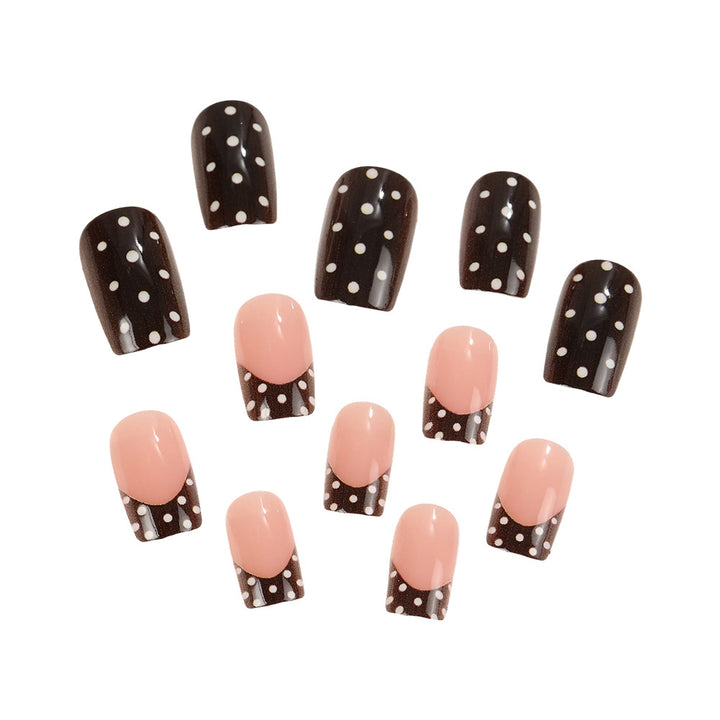 Stylish dotted pattern artificial nails Bowlift