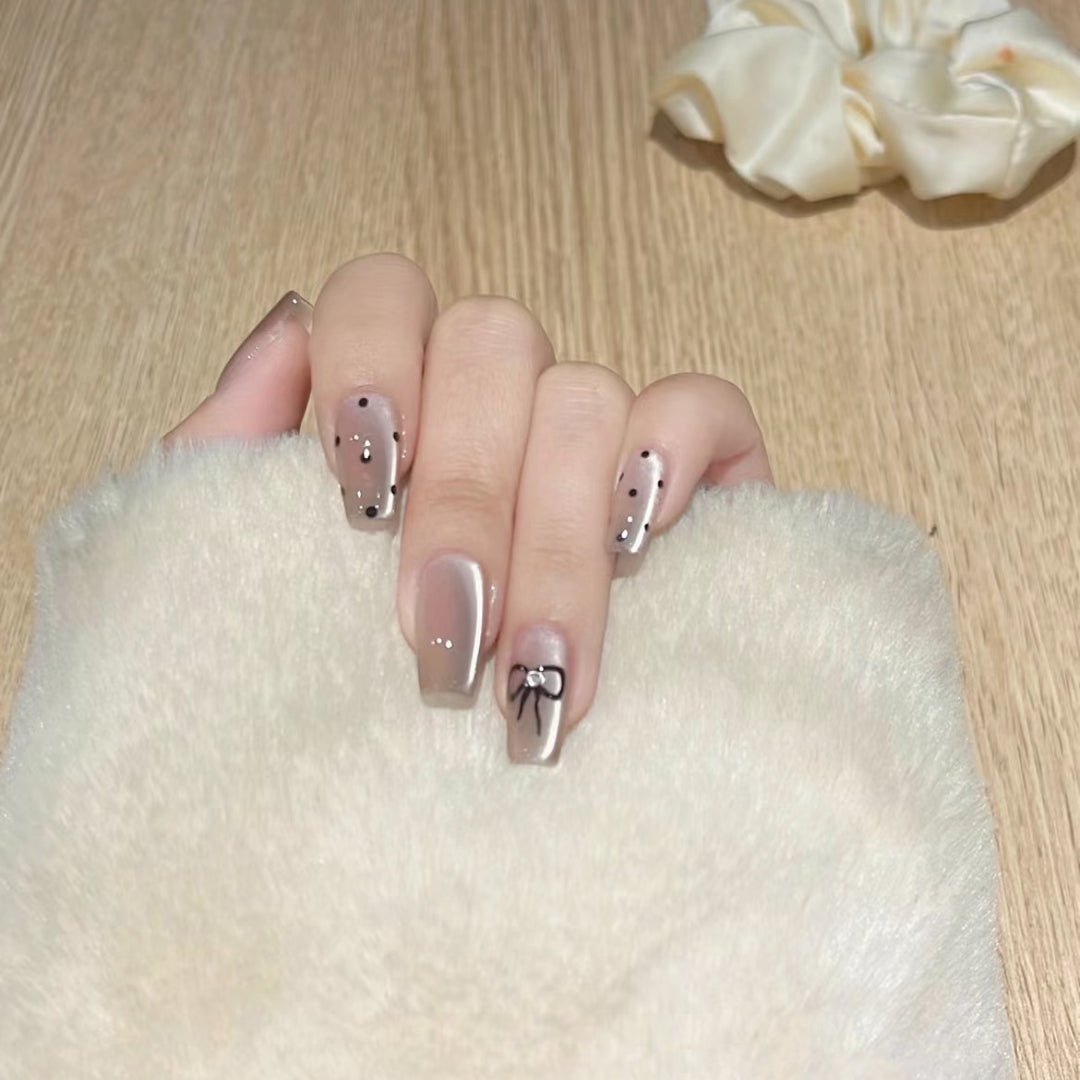 Artistic Butterfly-Design Press-On Nails Bowlift