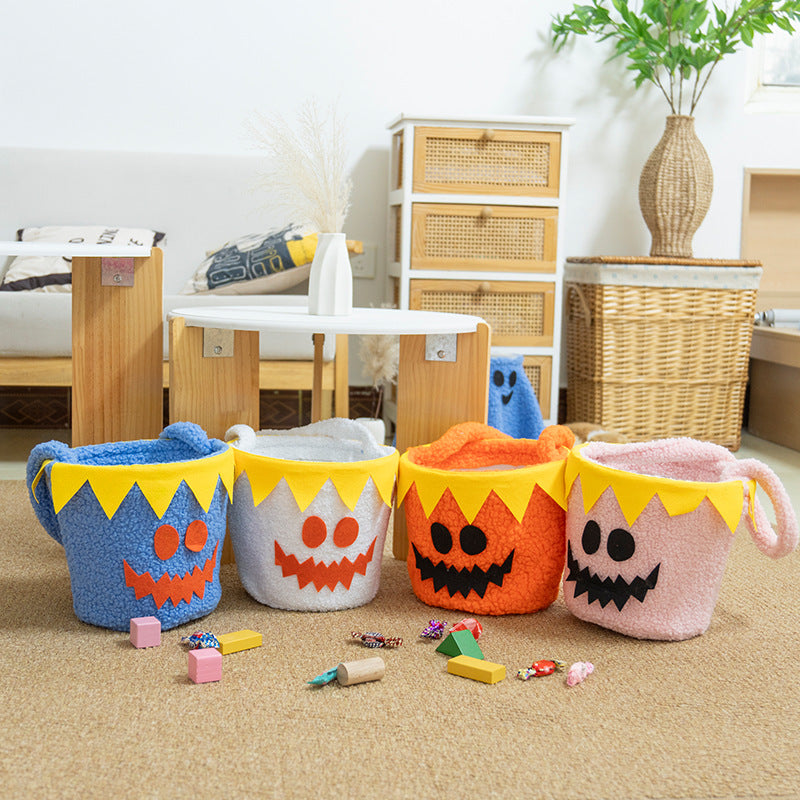Playful gift basket with cute Halloween motif