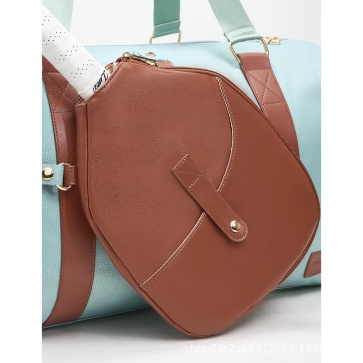 Sporty travel bag with integrated accessories Bowlift
