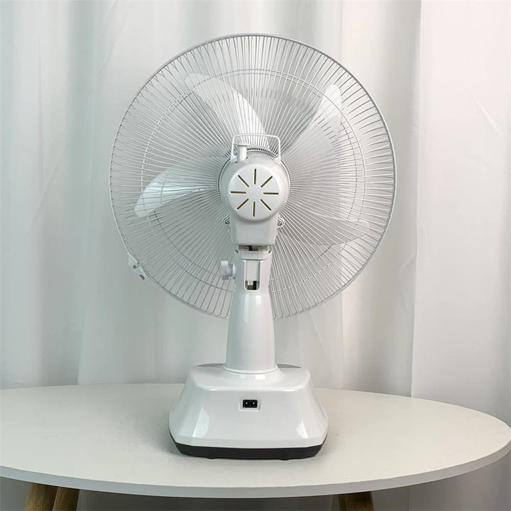 Unisex nan leiser USB table fan with multi-blade design, oscillating tilt function and timer Bowlift