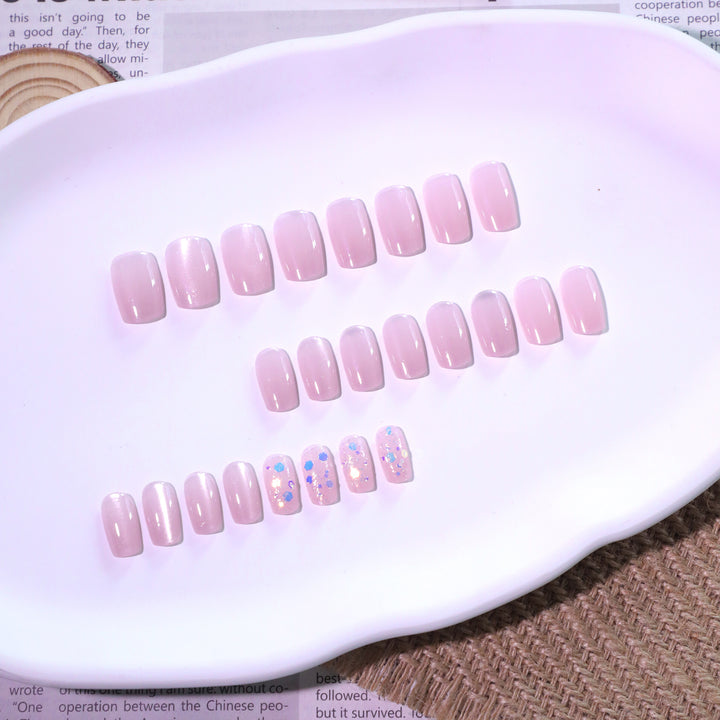 Elegant artificial nails with glitter details Bowlift