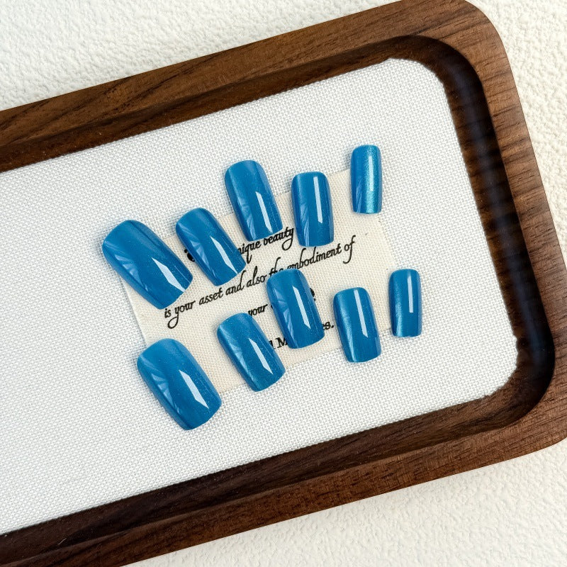 Long-lasting acrylic nails Bowlift