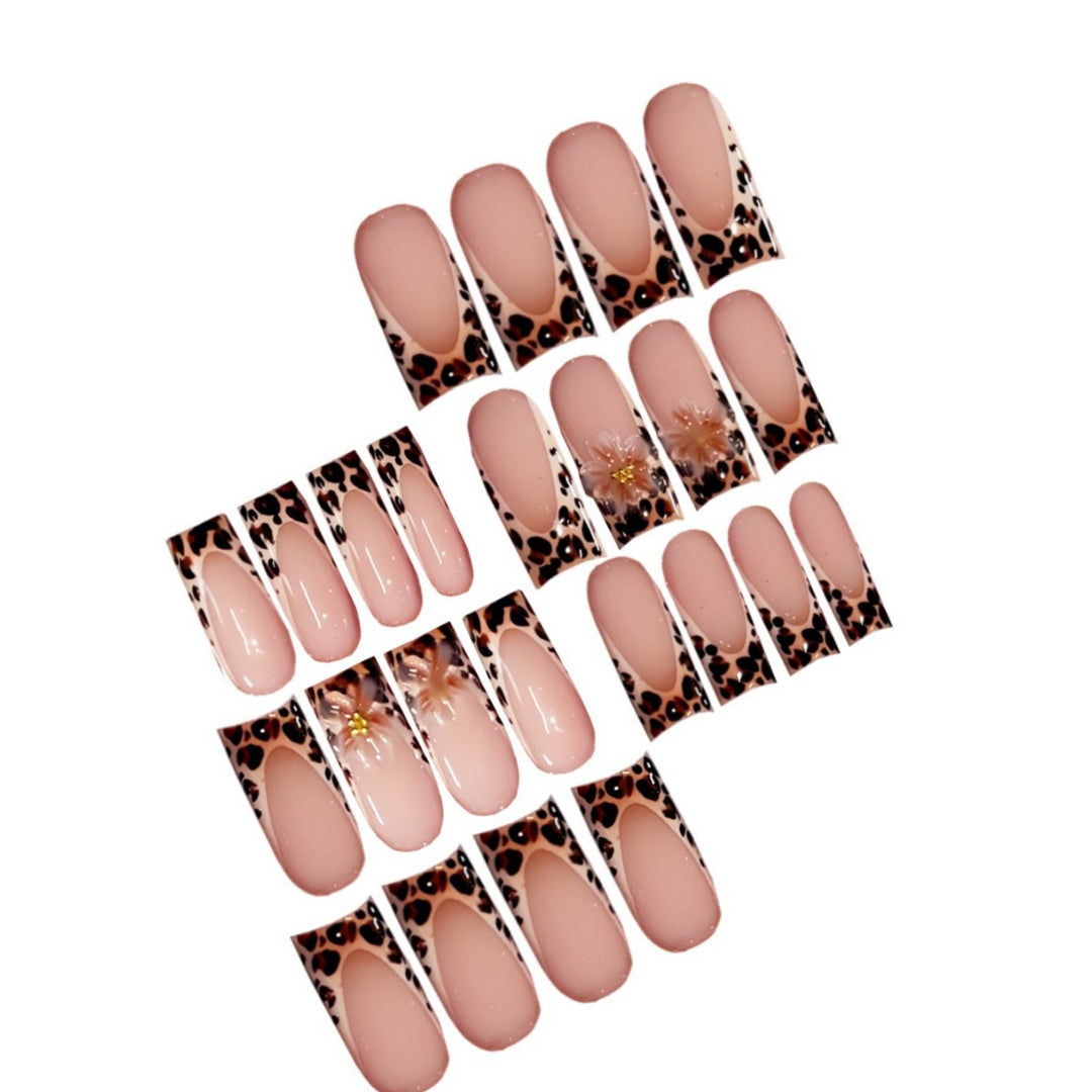 Elegant Animal Print Press-On Nail Art Bowlift