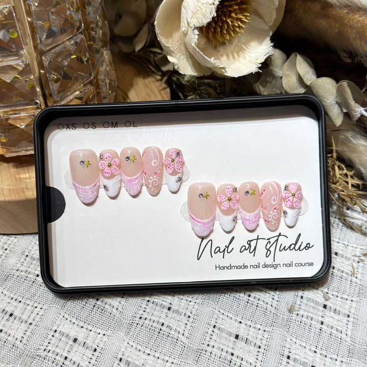 Handmade Floral Press-On Nail Set Bowlift 1788224057