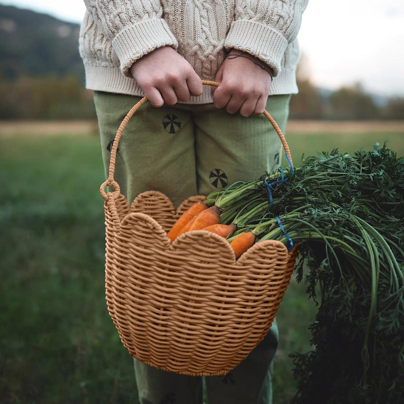 Handwoven basket with handle Bowlift