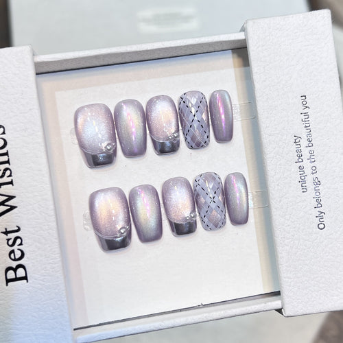 Elegant Press-On Nail Art Set with Iridescent Finish Bowlift