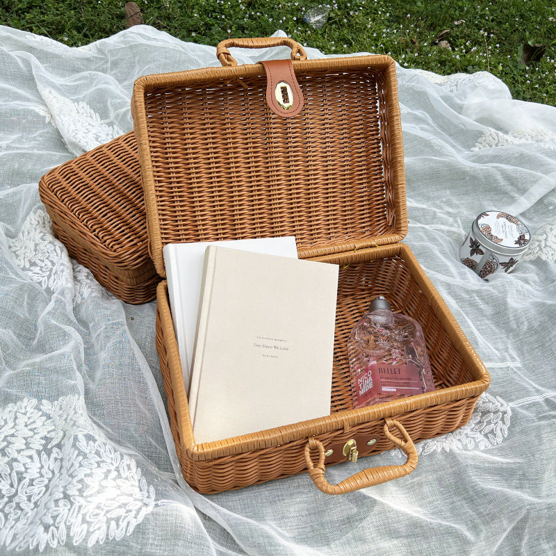 Woven Picnic Basket Bowlift