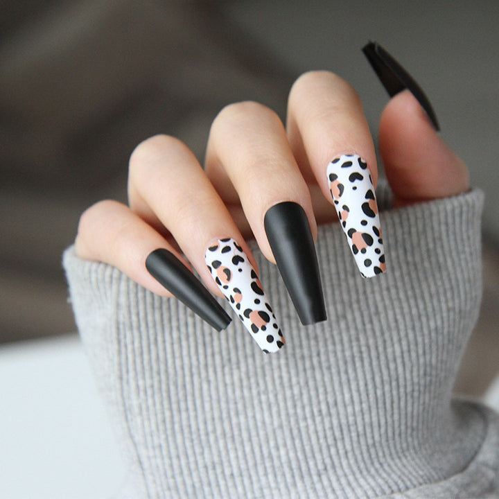 Artificial nail set with trendy leopard pattern and elegant matte finish Bowlift