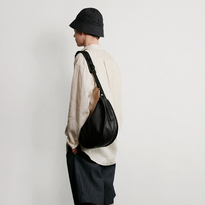 Elegant Shoulder Bag In Curved Shape Bowlift