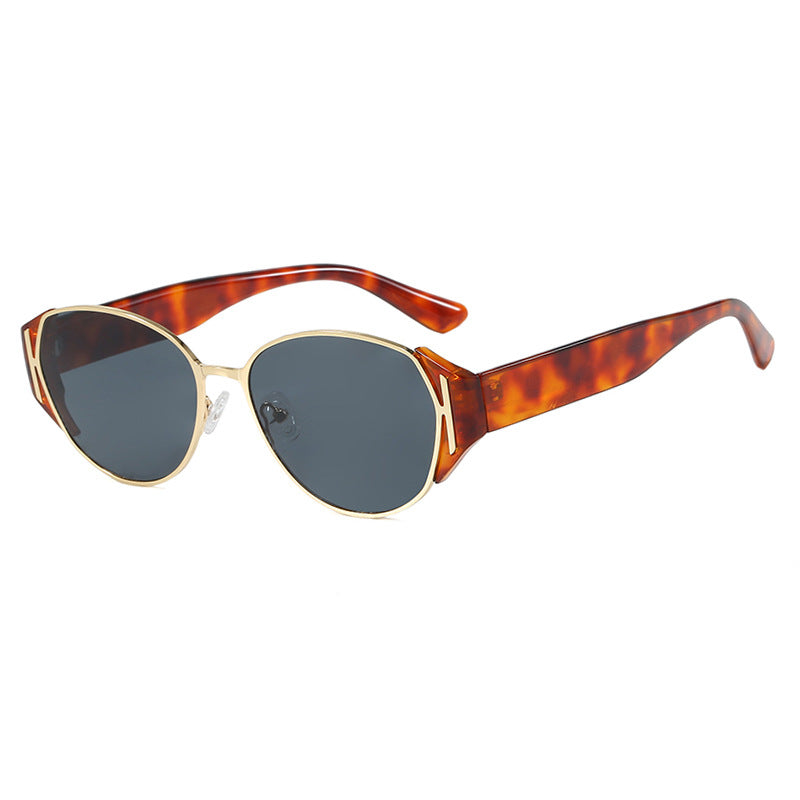 Women's retro-inspired sunglasses with elegant frame Bowlift