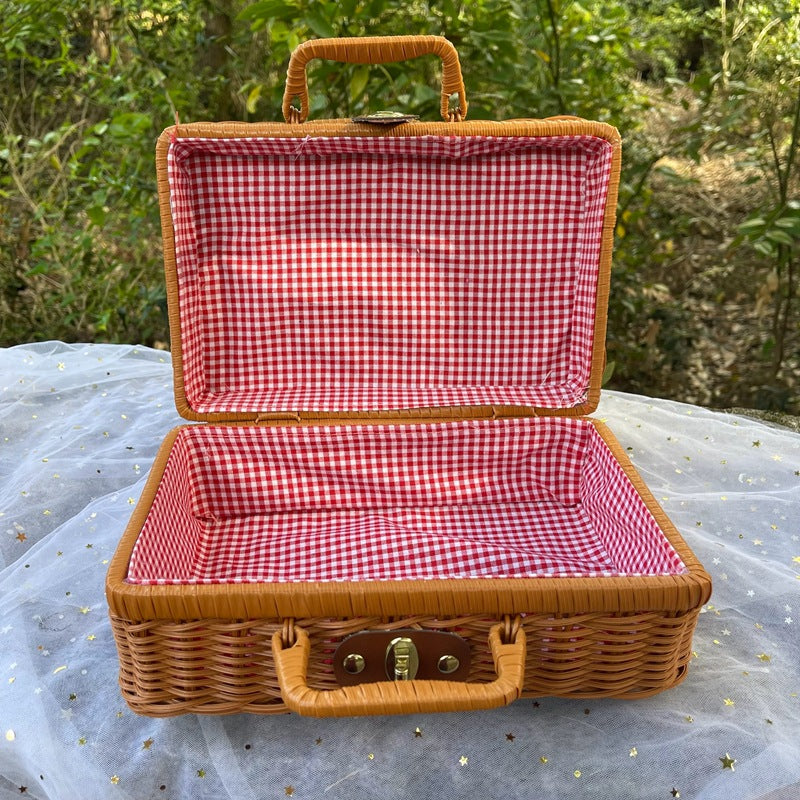 Women braided cosmetic and storage case Bowlift