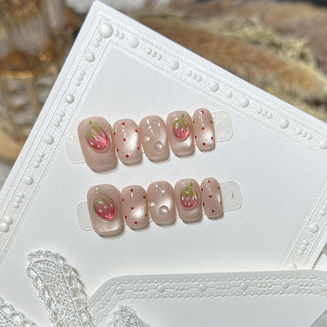 Strawberry-Inspired Press-On Nail Art Set Bowlift