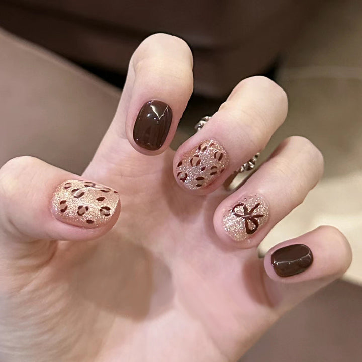 Glamorous Press-On Nail Set with Rhinestone and Glossy Finish Bowlift