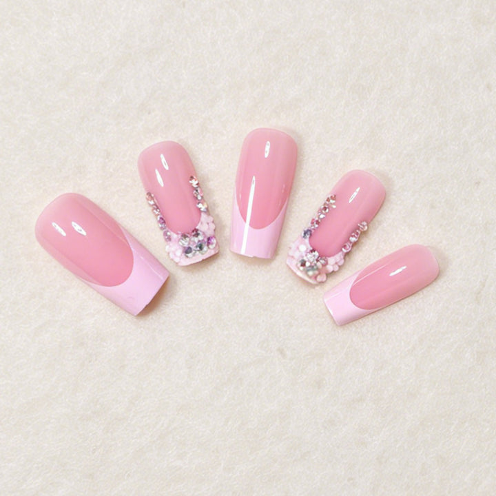 Elegant Floral Accent Press-On Nail Art Set Bowlift