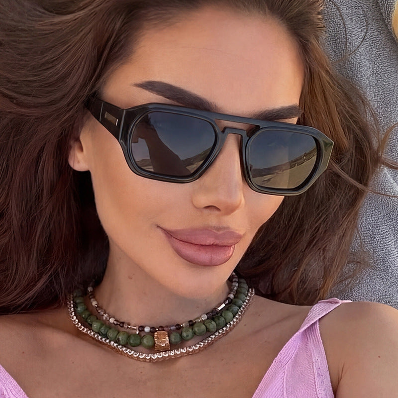 Women’s fashionable rectangular glasses with elegant metal accent Bowlift