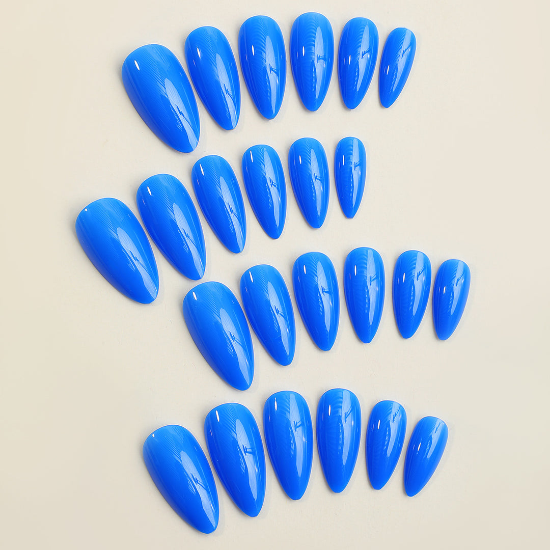 Acrylic nail set with elegant, shiny design Bowlift