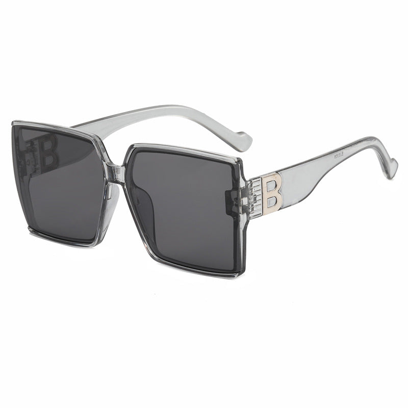 Women's oversized sunglasses with luxurious detail Bowlift
