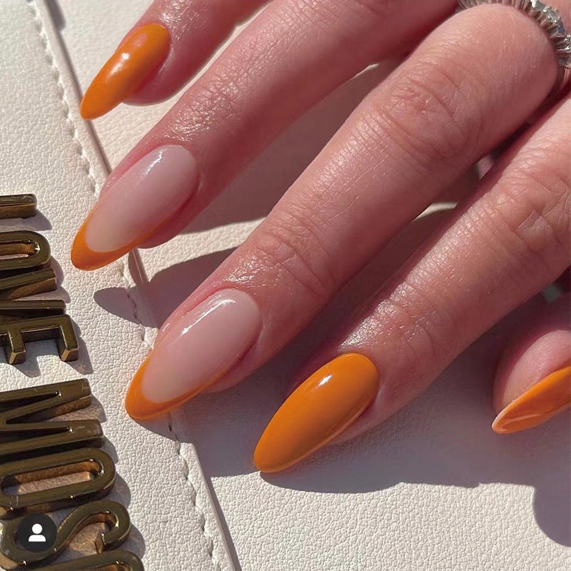Artful nail extensions with an elegant leaf pattern Bowlift