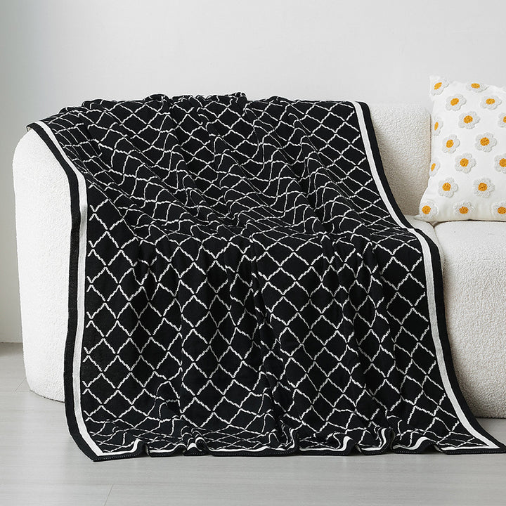 Ladies cuddle blanket with zigzag pattern Bowlift