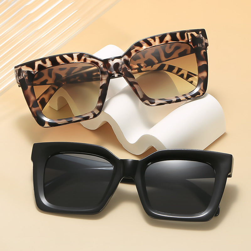 Bold Fashion Square Sunglasses Bowlift