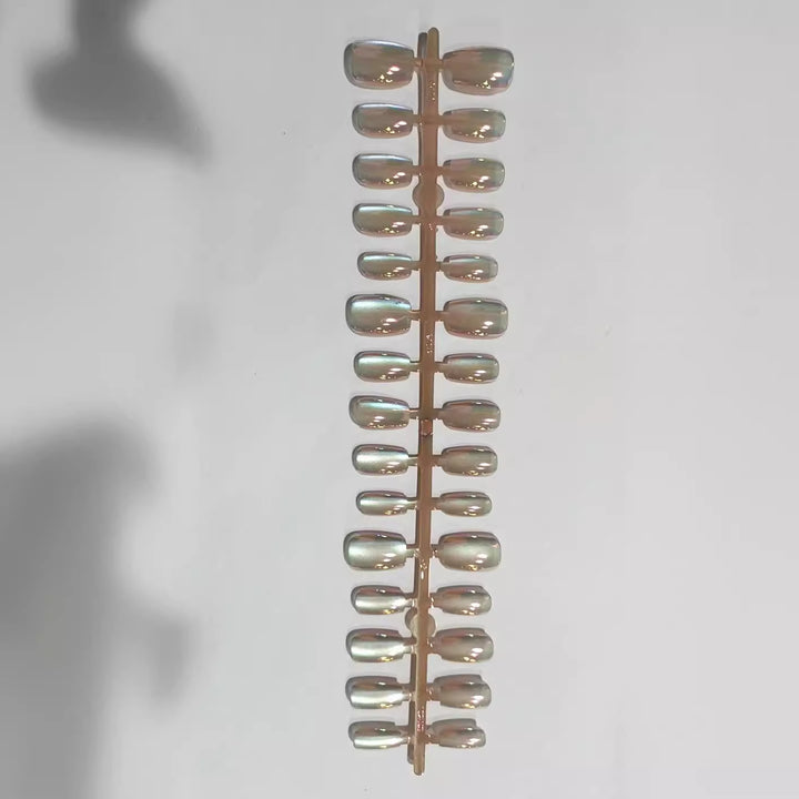 Iridescent Press-On Nail Tips Bowlift