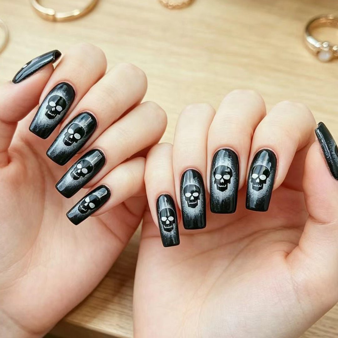 Artifical nails with creative skull design Bowlift