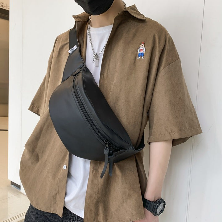 Belt bag with adjustable carrying strap and practical compartments Bowlift