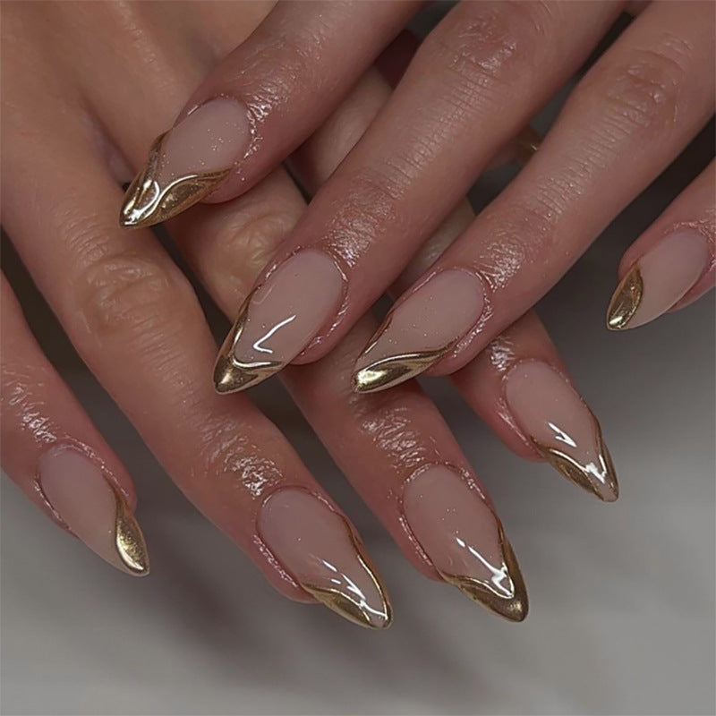 Elegant nail art in maritime design with glitter and 3D accents Bowlift