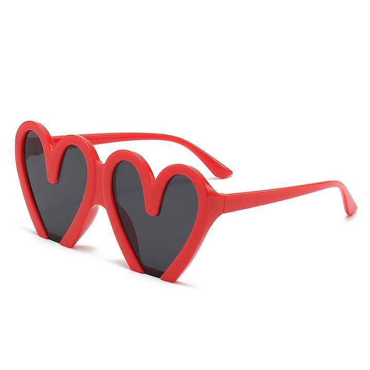 Women's fashionable sunglasses in unique heart design Bowlift