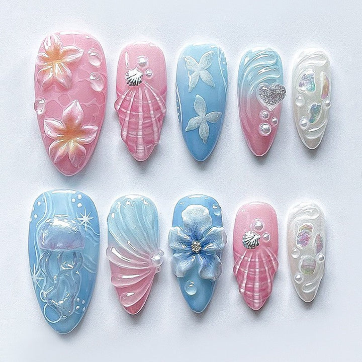 creative nail art set with maritime motifs and sparkling accents Bowlift