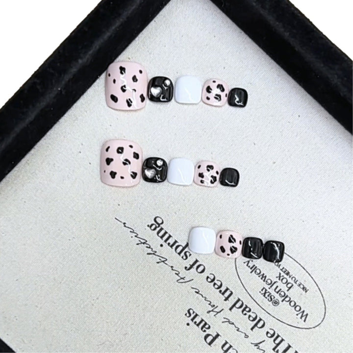 Artistic Animal Print Press-On Nail Set Bowlift