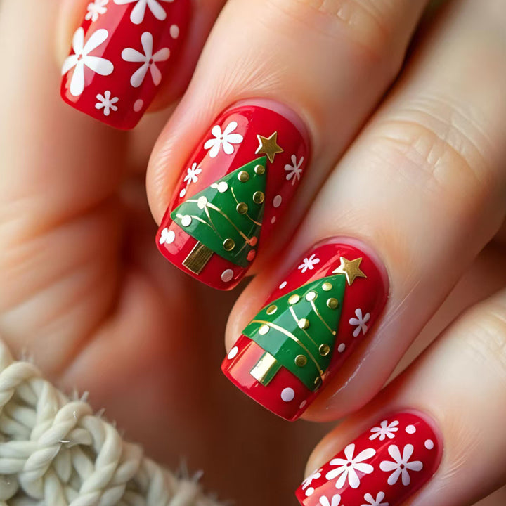 Artificial nails with festive Christmas tree design Bowlift