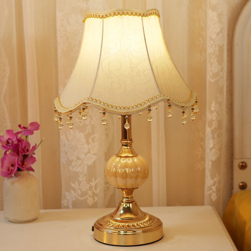 Vintage Crystal Embellished Table Lamp