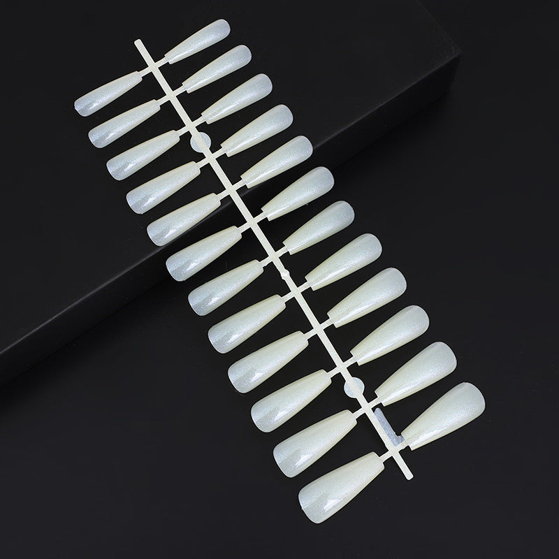 Artificial Nails Set with Elegant Design Bowlift