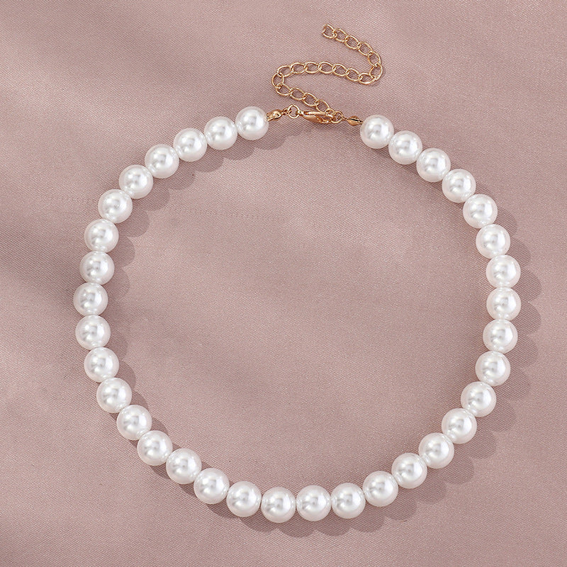 Elegant Pearl Necklace Bowlift