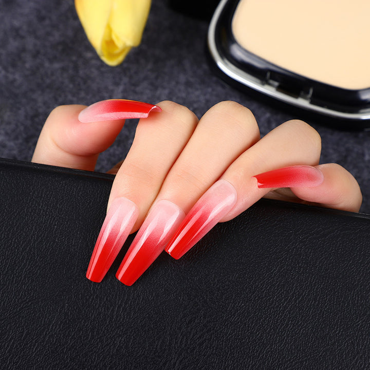 Artificial nails in elegant ombre design Bowlift