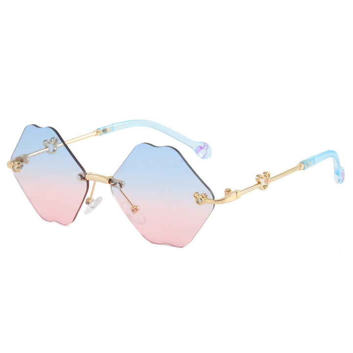 Ladies geometric oversized sunglasses with detailed, luxurious frame Bowlift