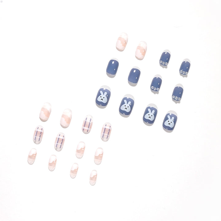 Artful Nail Art with Animal Motif Bowlift