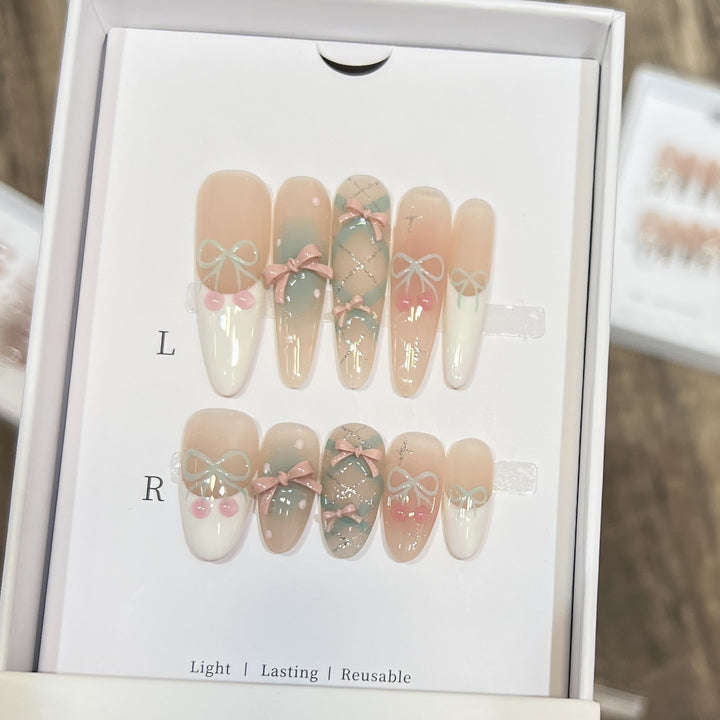 Elaborate Decorative Press-On Nail Art Set Bowlift
