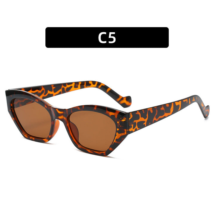 Trendy Cat-Eye Sunglasses with Bold Frames